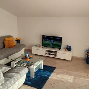 Apartment Lorena, Kaštelir